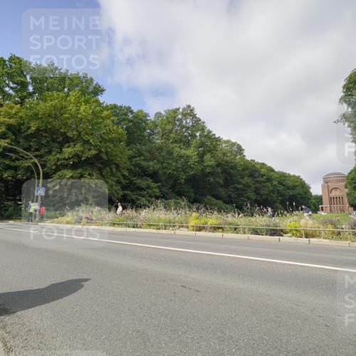 14.09.2025 - Stadtparktriathlon Michael Burmester http://msf.ph/oto/8891602 14.09.2025 10:40:36 Radfahren 735, 765, 792, 803, 807, 816 meine-sportfotos.de