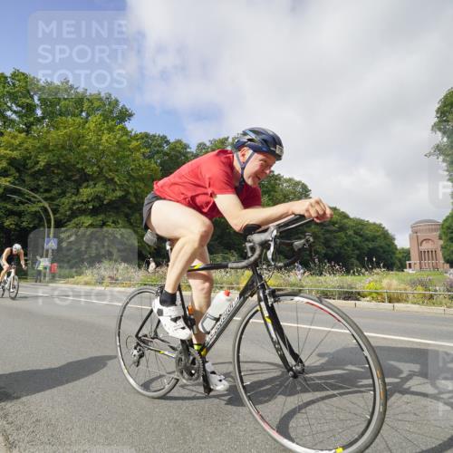 14.09.2025 - Stadtparktriathlon Michael Burmester http://msf.ph/oto/8891605 14.09.2025 10:40:38 Radfahren 735, 765, 792, 803, 816 meine-sportfotos.de