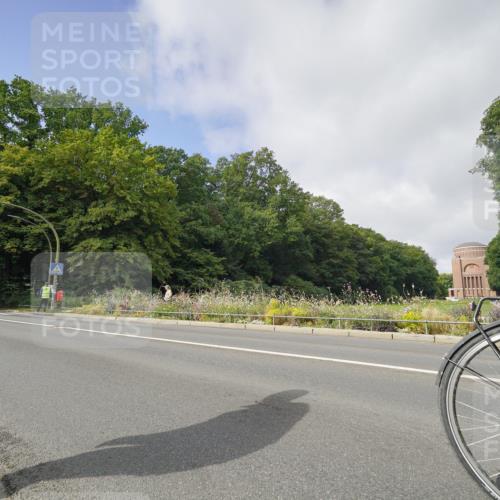 14.09.2025 - Stadtparktriathlon Michael Burmester http://msf.ph/oto/8891612 14.09.2025 10:40:43 Radfahren 641, 655, 682, 735, 765, 792, 816 meine-sportfotos.de
