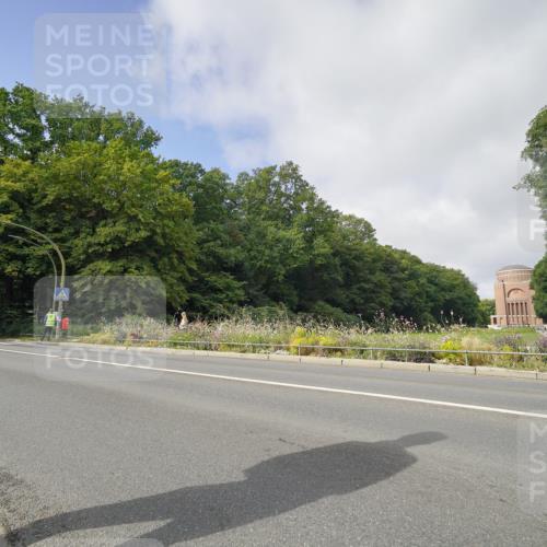 14.09.2025 - Stadtparktriathlon Michael Burmester http://msf.ph/oto/8891613 14.09.2025 10:40:43 Radfahren 641, 655, 682, 735, 765, 792, 816 meine-sportfotos.de