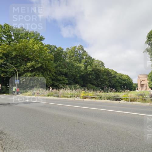 14.09.2025 - Stadtparktriathlon Michael Burmester http://msf.ph/oto/8891639 14.09.2025 10:41:11 Radfahren 746, 771, 778, 791, 802 meine-sportfotos.de