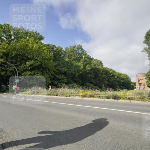 14.09.2025 - Stadtparktriathlon Michael Burmester http://msf.ph/oto/8891673 14.09.2025 10:41:28 Radfahren 654, 674, 698, 728, 744, 749, 793 meine-sportfotos.de