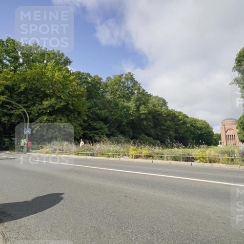 14.09.2025 - Stadtparktriathlon Michael Burmester http://msf.ph/oto/8891676 14.09.2025 10:41:29 Radfahren 654, 674, 681, 698, 728, 744, 749, 793 meine-sportfotos.de