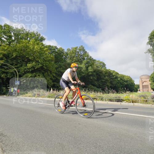 14.09.2025 - Stadtparktriathlon Michael Burmester http://msf.ph/oto/8891693 14.09.2025 10:41:53 Radfahren 602, 638, 683, 739, 760, 774, 820 meine-sportfotos.de
