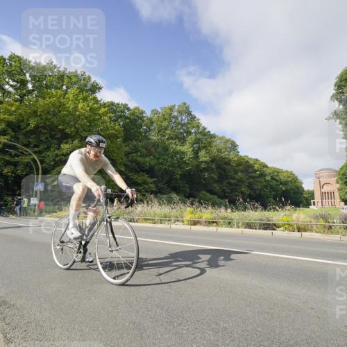 14.09.2025 - Stadtparktriathlon Michael Burmester http://msf.ph/oto/8891695 14.09.2025 10:41:55 Radfahren 602, 638, 683, 739, 760, 774, 820 meine-sportfotos.de