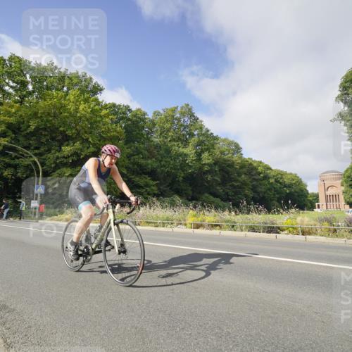 14.09.2025 - Stadtparktriathlon Michael Burmester http://msf.ph/oto/8891696 14.09.2025 10:41:56 Radfahren 602, 638, 683, 739, 760, 820 meine-sportfotos.de