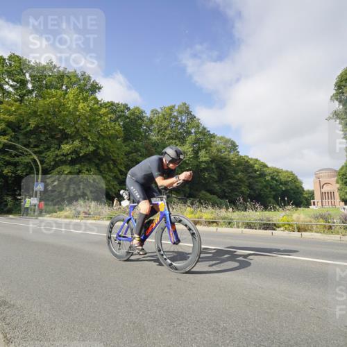 14.09.2025 - Stadtparktriathlon Michael Burmester http://msf.ph/oto/8891703 14.09.2025 10:42:11 Radfahren 621, 628, 678, 692, 769 meine-sportfotos.de
