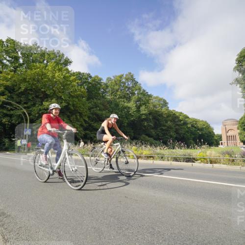 14.09.2025 - Stadtparktriathlon Michael Burmester http://msf.ph/oto/8891710 14.09.2025 10:42:24 Radfahren 599, 628, 657, 676, 692, 754 meine-sportfotos.de