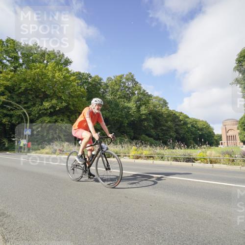 14.09.2025 - Stadtparktriathlon Michael Burmester http://msf.ph/oto/8891718 14.09.2025 10:42:56 Radfahren 601, 646, 659, 710, 767, 772 meine-sportfotos.de