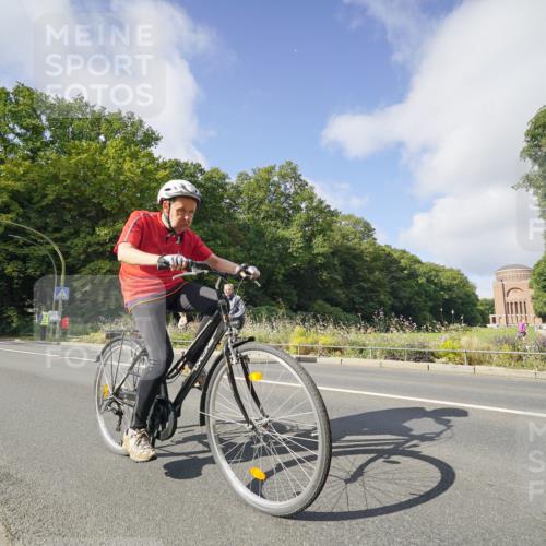 14.09.2025 - Stadtparktriathlon Michael Burmester http://msf.ph/oto/8891722 14.09.2025 10:43:07 Radfahren 600, 601, 663, 664, 710, 772 meine-sportfotos.de