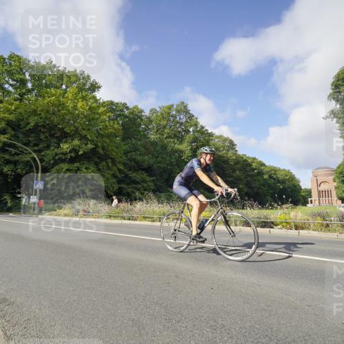 14.09.2025 - Stadtparktriathlon Michael Burmester http://msf.ph/oto/8891738 14.09.2025 10:43:37 Radfahren 693, 734, 764, 783, 788, 797, 798, 806, 811 meine-sportfotos.de