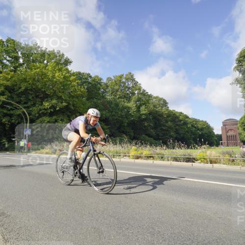 14.09.2025 - Stadtparktriathlon Michael Burmester http://msf.ph/oto/8891755 14.09.2025 10:44:27 Radfahren 582, 633, 677, 720, 752, 782 meine-sportfotos.de