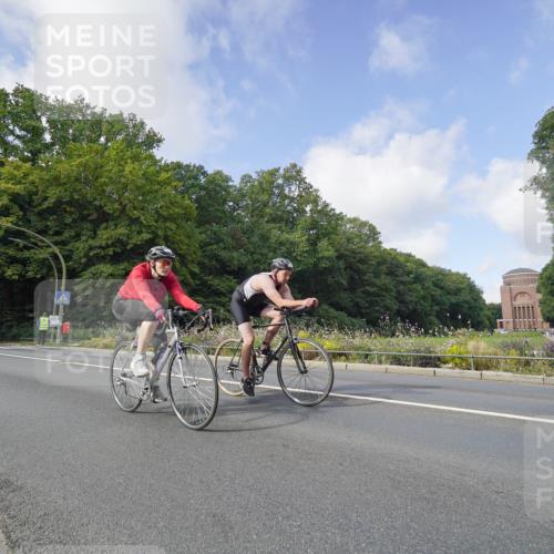 14.09.2025 - Stadtparktriathlon Michael Burmester http://msf.ph/oto/8891767 14.09.2025 10:44:51 Radfahren 631, 694, 743, 750, 785, 804 meine-sportfotos.de