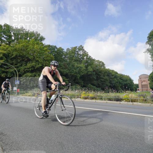 14.09.2025 - Stadtparktriathlon Michael Burmester http://msf.ph/oto/8891768 14.09.2025 10:44:56 Radfahren 627, 631, 750, 785, 804 meine-sportfotos.de