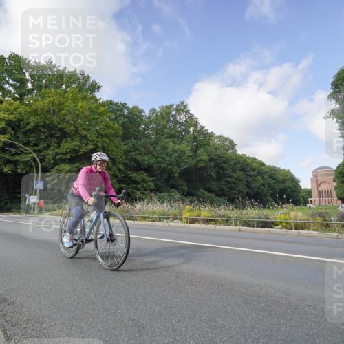 14.09.2025 - Stadtparktriathlon Michael Burmester http://msf.ph/oto/8891772 14.09.2025 10:45:05 Radfahren 627, 629, 671, 691, 759, 799 meine-sportfotos.de
