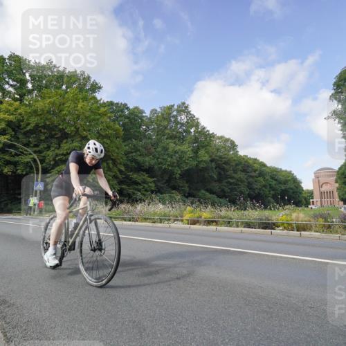 14.09.2025 - Stadtparktriathlon Michael Burmester http://msf.ph/oto/8891773 14.09.2025 10:45:07 Radfahren 627, 629, 671, 691, 759, 799 meine-sportfotos.de