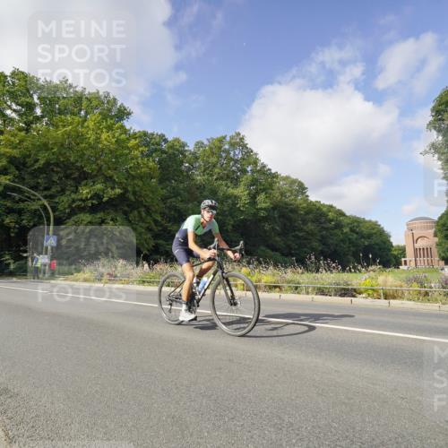 14.09.2025 - Stadtparktriathlon Michael Burmester http://msf.ph/oto/8891784 14.09.2025 10:45:26 Radfahren 639, 648, 685, 723, 730, 748 meine-sportfotos.de