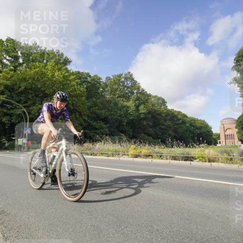 14.09.2025 - Stadtparktriathlon Michael Burmester http://msf.ph/oto/8891785 14.09.2025 10:45:29 Radfahren 639, 648, 685, 730 meine-sportfotos.de