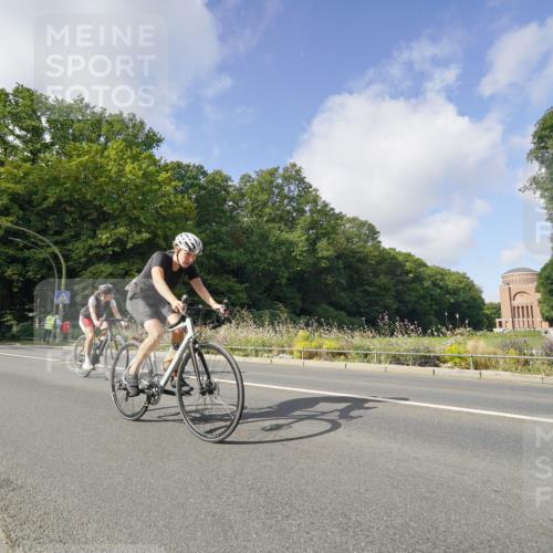 14.09.2025 - Stadtparktriathlon Michael Burmester http://msf.ph/oto/8891787 14.09.2025 10:45:32 Radfahren 639, 648, 685, 730, 761 meine-sportfotos.de
