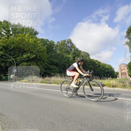14.09.2025 - Stadtparktriathlon Michael Burmester http://msf.ph/oto/8891788 14.09.2025 10:45:33 Radfahren 639, 648, 685, 686, 761 meine-sportfotos.de