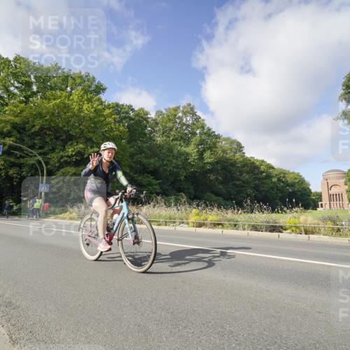 14.09.2025 - Stadtparktriathlon Michael Burmester http://msf.ph/oto/8891804 14.09.2025 10:46:22 Radfahren 632, 766 meine-sportfotos.de