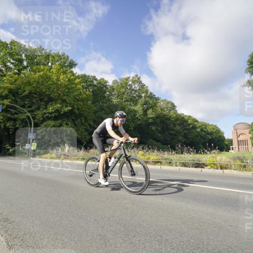 14.09.2025 - Stadtparktriathlon Michael Burmester http://msf.ph/oto/8891805 14.09.2025 10:46:36 Radfahren 624, 687, 700, 704, 706, 721, 758, 779 meine-sportfotos.de