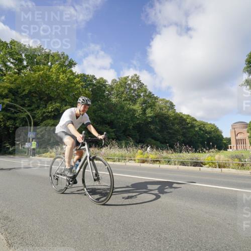 14.09.2025 - Stadtparktriathlon Michael Burmester http://msf.ph/oto/8891814 14.09.2025 10:46:45 Radfahren 624, 636, 687, 700, 704, 705, 706, 721, 779, 815 meine-sportfotos.de