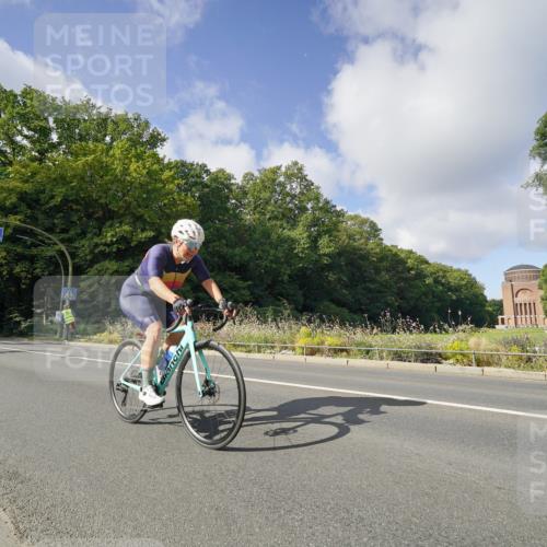 14.09.2025 - Stadtparktriathlon Michael Burmester http://msf.ph/oto/8891816 14.09.2025 10:46:51 Radfahren 636, 705, 732, 756, 815 meine-sportfotos.de