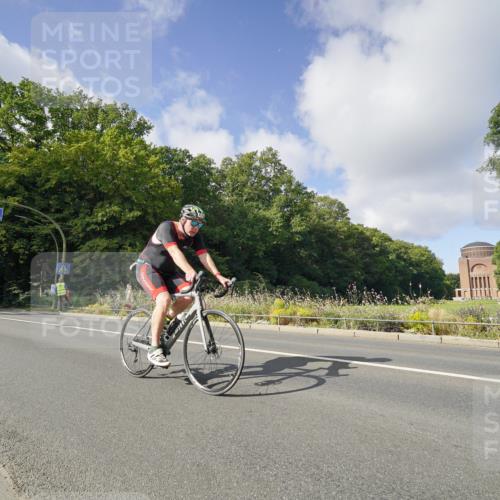 14.09.2025 - Stadtparktriathlon Michael Burmester http://msf.ph/oto/8891818 14.09.2025 10:46:52 Radfahren 636, 699, 732, 756, 815 meine-sportfotos.de