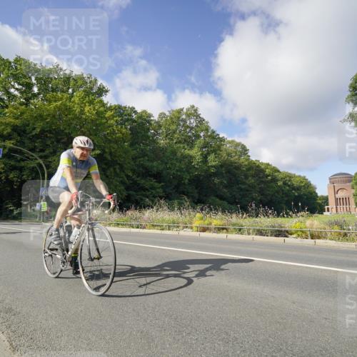 14.09.2025 - Stadtparktriathlon Michael Burmester http://msf.ph/oto/8891819 14.09.2025 10:46:55 Radfahren 636, 699, 732, 756, 815 meine-sportfotos.de