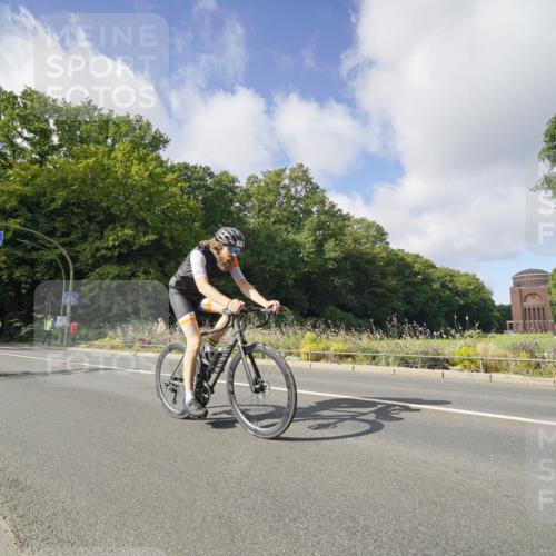 14.09.2025 - Stadtparktriathlon Michael Burmester http://msf.ph/oto/8891830 14.09.2025 10:47:28 Radfahren 568, 645, 735, 736, 780, 790, 801 meine-sportfotos.de