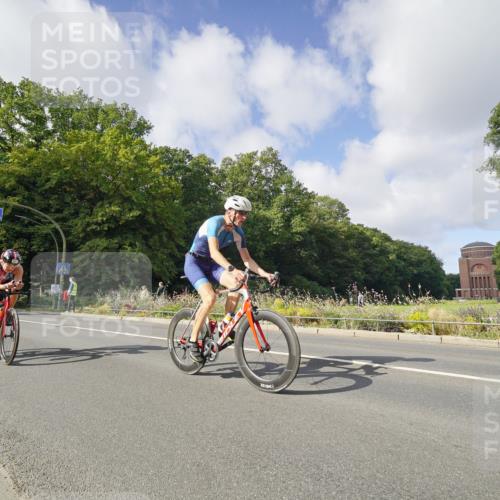 14.09.2025 - Stadtparktriathlon Michael Burmester http://msf.ph/oto/8891838 14.09.2025 10:47:52 Radfahren 641, 695, 697, 729, 787, 793 meine-sportfotos.de