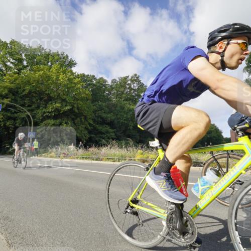 14.09.2025 - Stadtparktriathlon Michael Burmester http://msf.ph/oto/8891850 14.09.2025 10:48:05 Radfahren 647, 662, 665, 695, 728, 740, 749, 762, 765, 777, 818 meine-sportfotos.de