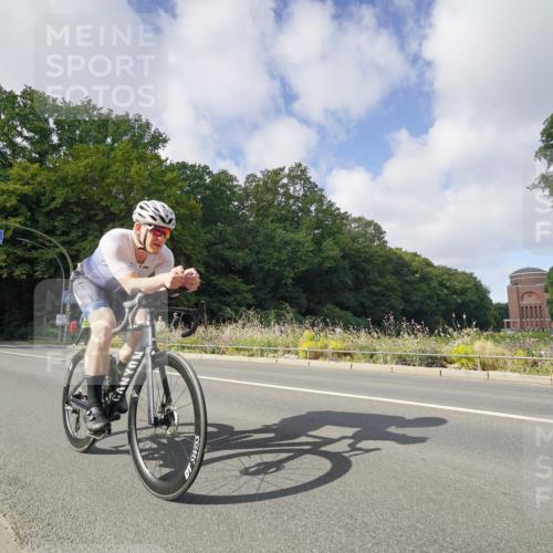 14.09.2025 - Stadtparktriathlon Michael Burmester http://msf.ph/oto/8891855 14.09.2025 10:48:10 Radfahren 647, 662, 665, 728, 740, 749, 765, 777, 792, 796 meine-sportfotos.de