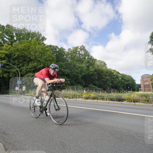 14.09.2025 - Stadtparktriathlon Michael Burmester http://msf.ph/oto/8891857 14.09.2025 10:48:16 Radfahren 776, 792, 796, 803 meine-sportfotos.de