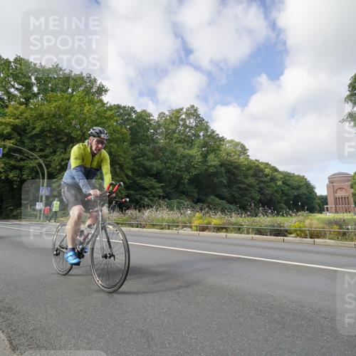 14.09.2025 - Stadtparktriathlon Michael Burmester http://msf.ph/oto/8891858 14.09.2025 10:48:18 Radfahren 776, 792, 796, 803 meine-sportfotos.de