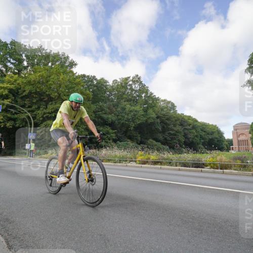 14.09.2025 - Stadtparktriathlon Michael Burmester http://msf.ph/oto/8891872 14.09.2025 10:48:59 Radfahren 558, 626, 746, 760, 771, 778, 802 meine-sportfotos.de