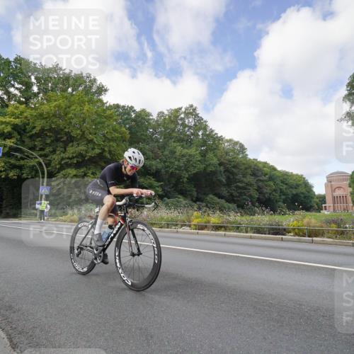 14.09.2025 - Stadtparktriathlon Michael Burmester http://msf.ph/oto/8891880 14.09.2025 10:49:09 Radfahren 558, 637, 674, 755, 770, 774, 816 meine-sportfotos.de