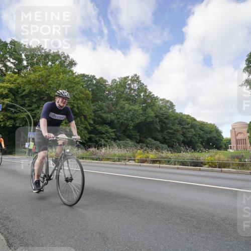 14.09.2025 - Stadtparktriathlon Michael Burmester http://msf.ph/oto/8891884 14.09.2025 10:49:16 Radfahren 637, 755, 774, 816 meine-sportfotos.de