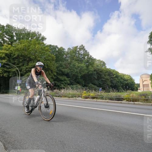 14.09.2025 - Stadtparktriathlon Michael Burmester http://msf.ph/oto/8891893 14.09.2025 10:49:46 Radfahren 638, 643, 744, 754 meine-sportfotos.de
