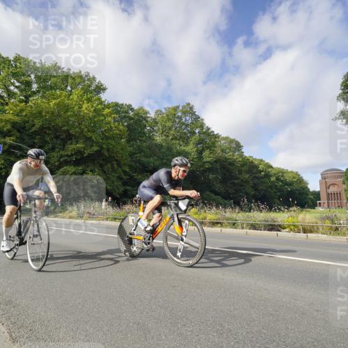 14.09.2025 - Stadtparktriathlon Michael Burmester http://msf.ph/oto/8891904 14.09.2025 10:50:12 Radfahren 681, 692, 764, 783, 788, 798, 811, 817, 820 meine-sportfotos.de