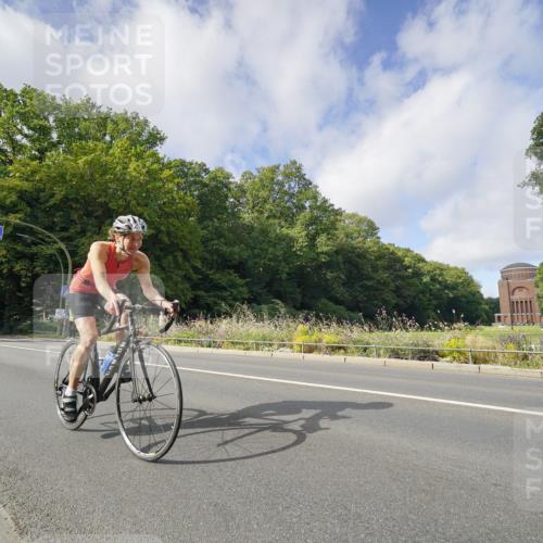 14.09.2025 - Stadtparktriathlon Michael Burmester http://msf.ph/oto/8891905 14.09.2025 10:50:14 Radfahren 681, 692, 764, 783, 788, 798, 811, 817, 820 meine-sportfotos.de