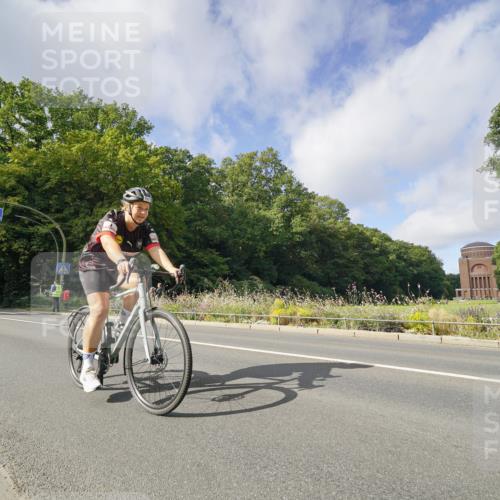 14.09.2025 - Stadtparktriathlon Michael Burmester http://msf.ph/oto/8891912 14.09.2025 10:50:37 Radfahren 676, 683, 710, 739, 753, 782 meine-sportfotos.de