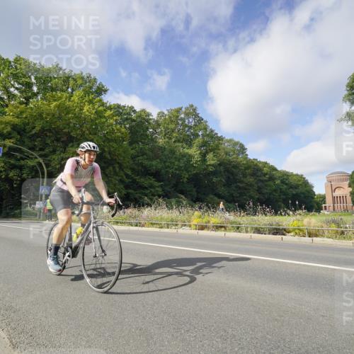 14.09.2025 - Stadtparktriathlon Michael Burmester http://msf.ph/oto/8891924 14.09.2025 10:51:06 Radfahren 621, 654, 678, 716 meine-sportfotos.de