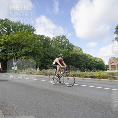 14.09.2025 - Stadtparktriathlon Michael Burmester http://msf.ph/oto/8891932 14.09.2025 10:51:50 Radfahren 651, 693, 724, 727, 743, 750, 752, 775, 804 meine-sportfotos.de