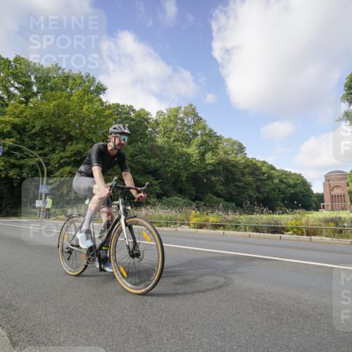 14.09.2025 - Stadtparktriathlon Michael Burmester http://msf.ph/oto/8891939 14.09.2025 10:51:59 Radfahren 651, 693, 727, 743, 752, 775, 804 meine-sportfotos.de
