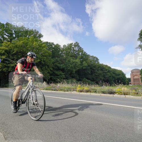 14.09.2025 - Stadtparktriathlon Michael Burmester http://msf.ph/oto/8891948 14.09.2025 10:52:17 Radfahren 661, 720, 748, 759, 772, 785, 797, 799, 800, 805, 806 meine-sportfotos.de