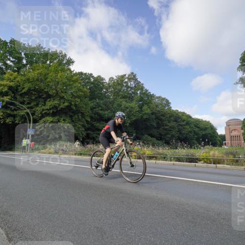 14.09.2025 - Stadtparktriathlon Michael Burmester http://msf.ph/oto/8891957 14.09.2025 10:52:28 Radfahren 633, 655, 663, 677, 748, 800 meine-sportfotos.de