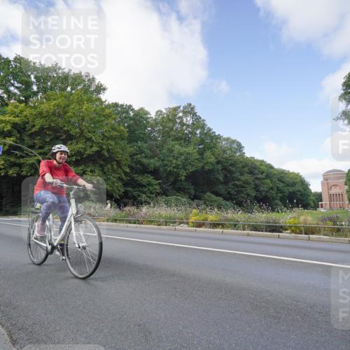 14.09.2025 - Stadtparktriathlon Michael Burmester http://msf.ph/oto/8891979 14.09.2025 10:53:25 Radfahren 628, 639, 648 meine-sportfotos.de