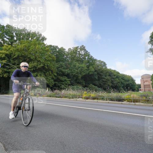 14.09.2025 - Stadtparktriathlon Michael Burmester http://msf.ph/oto/8891984 14.09.2025 10:53:28 Radfahren 628, 639, 648 meine-sportfotos.de